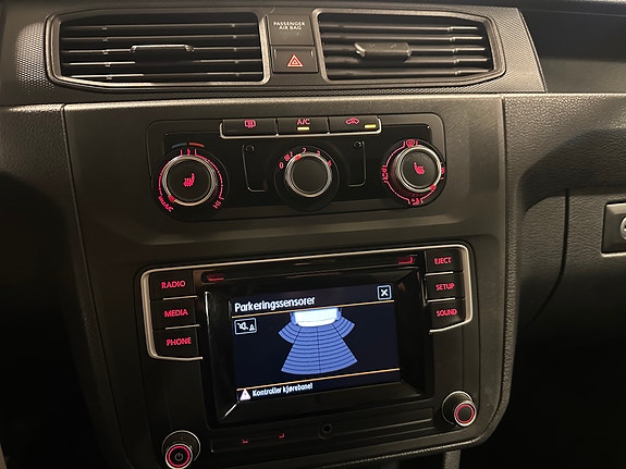 Volkswagen Caddy Maxi 23 of 23