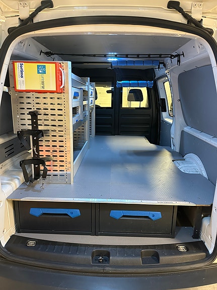 Volkswagen Caddy Maxi 10 of 23