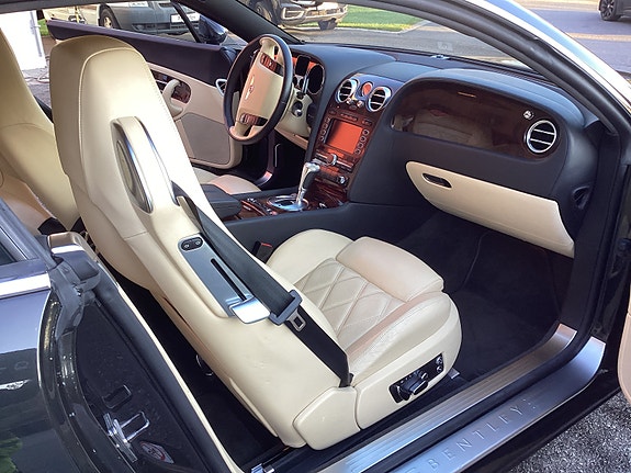Bentley Continental GT 10 of 13