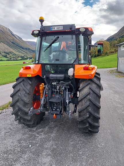Kubota M5-111 7 of 16