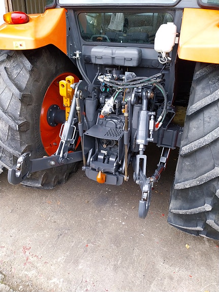 Kubota M5-111 13 of 16