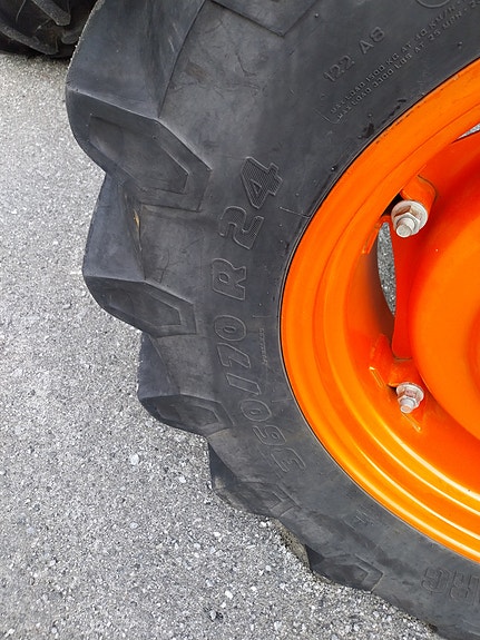 Kubota M5-111 10 of 16