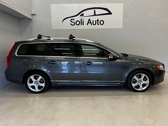 Volvo V70 4 of 5
