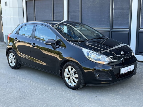 Kia Rio 2 of 5