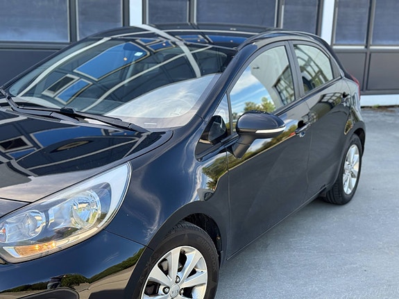 Kia Rio 8 of 30