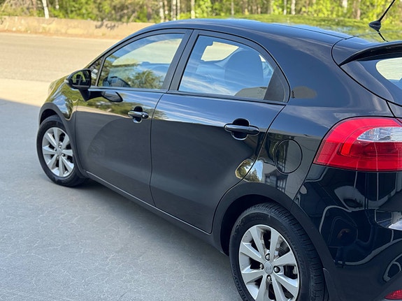 Kia Rio 11 of 30