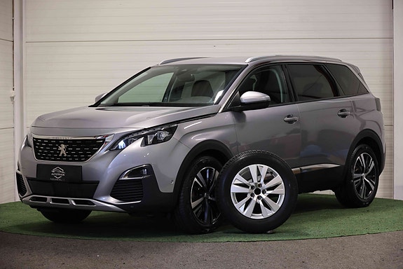 Peugeot 5008 2 of 5