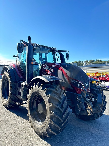 Valtra T234 Direct, fronthydraulikk, kun 3700 t. Nye dekk 2018, kr 1 249 000,-