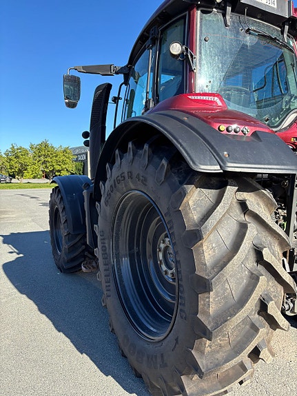 Valtra T234 Direct, fronthydraulikk, kun 3700 t. Nye dekk 2018, kr 1 249 000,-