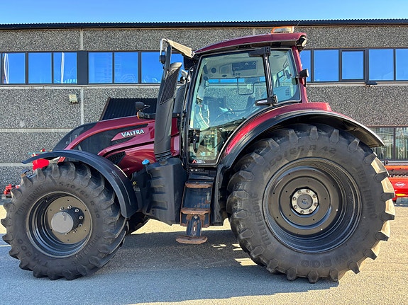 Valtra T234 Direct, fronthydraulikk, kun 3700 t. Nye dekk 2018, kr 1 249 000,-