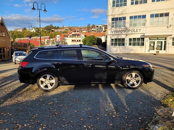 Honda Accord 4 of 28