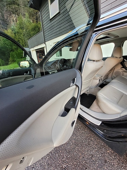 Honda Accord 12 of 28