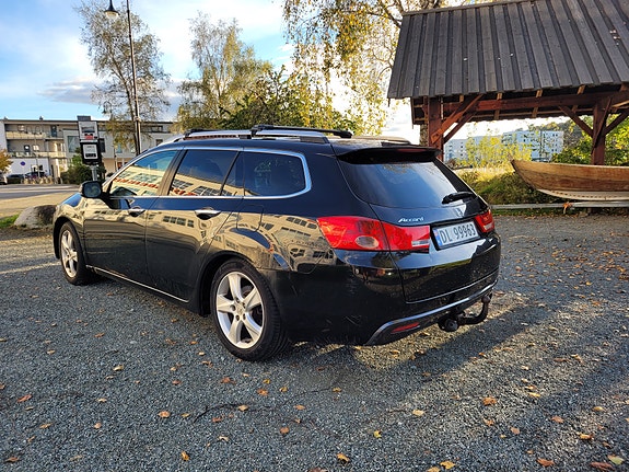 Honda Accord 2 of 28