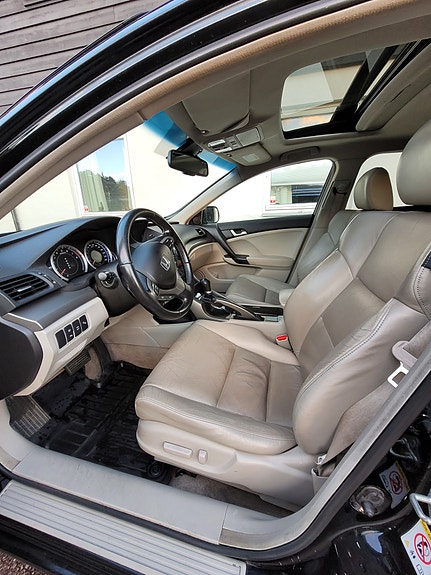 Honda Accord 8 of 28