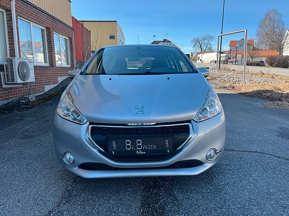 Peugeot 208 7 of 16