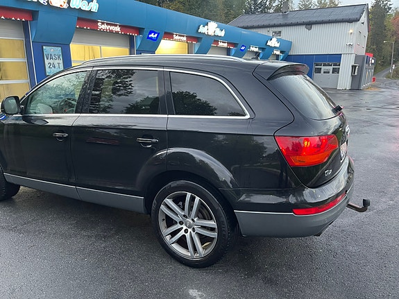Audi Q7 12 of 30