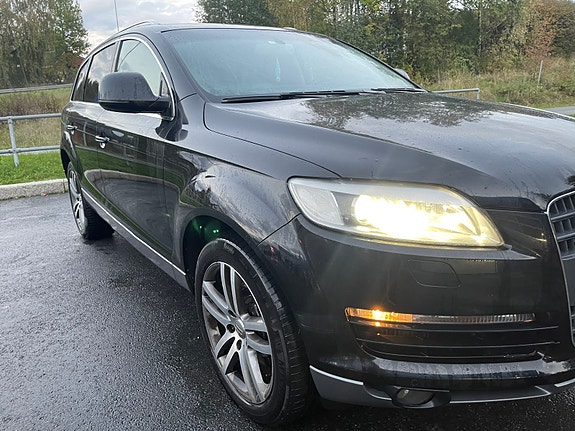 Audi Q7 4 of 30