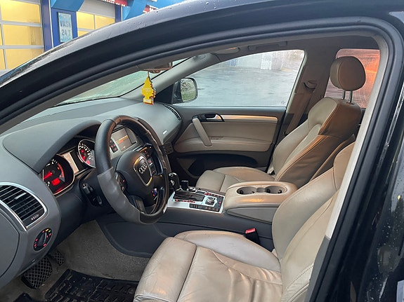 Audi Q7 20 of 30