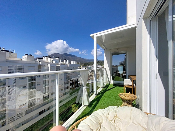 Moderne duplex-penthouse i Estepona sentrum | 70 m² takterrasse og basseng på taket