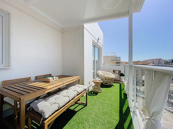 Moderne duplex-penthouse i Estepona sentrum | 70 m² takterrasse og basseng på taket