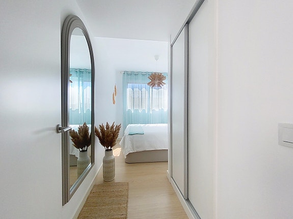 Moderne duplex-penthouse i Estepona sentrum | 70 m² takterrasse og basseng på taket
