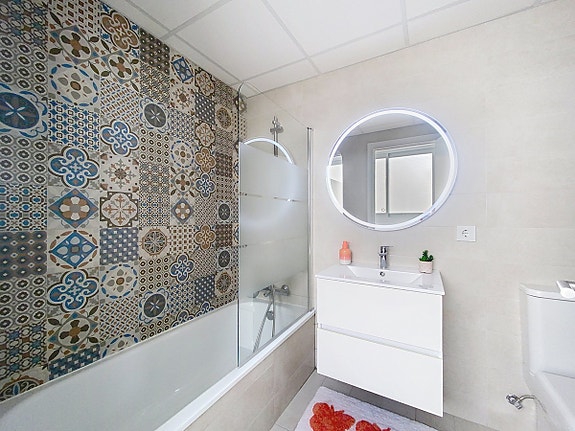 Moderne duplex-penthouse i Estepona sentrum | 70 m² takterrasse og basseng på taket