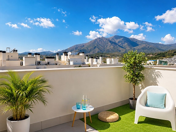 Moderne duplex-penthouse i Estepona sentrum | 70 m² takterrasse og basseng på taket