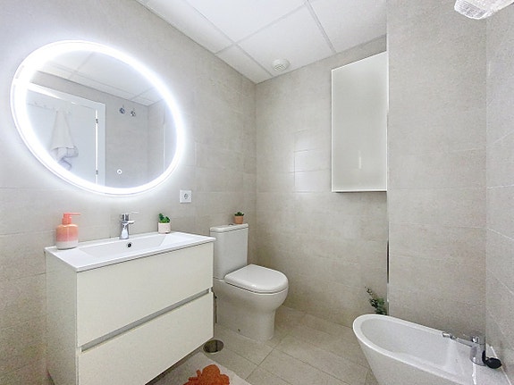 Moderne duplex-penthouse i Estepona sentrum | 70 m² takterrasse og basseng på taket