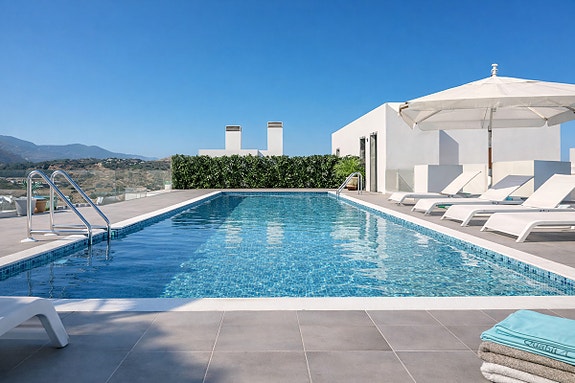 Moderne duplex-penthouse i Estepona sentrum | 70 m² takterrasse og basseng på taket