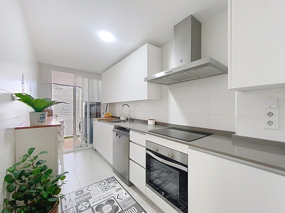 Moderne duplex-penthouse i Estepona sentrum | 70 m² takterrasse og basseng på taket