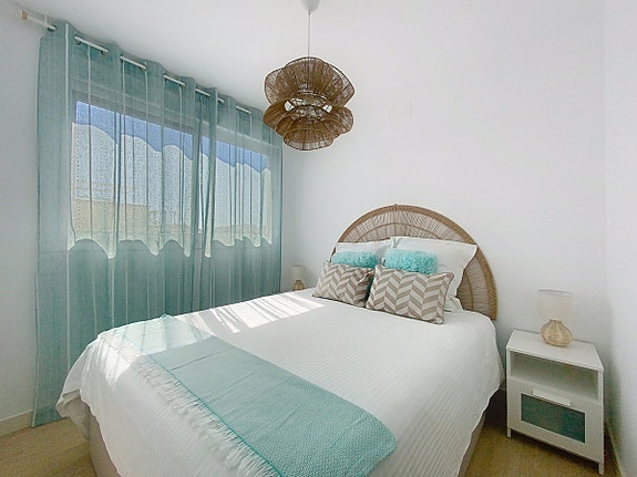 Moderne duplex-penthouse i Estepona sentrum | 70 m² takterrasse og basseng på taket