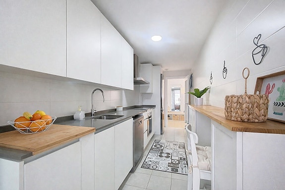 Moderne duplex-penthouse i Estepona sentrum | 70 m² takterrasse og basseng på taket
