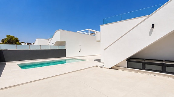 Eksklusiv ny villa med privat basseng og hele 118 m² underetasje
