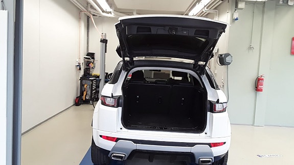 Land Rover Range Rover Evoque 13 of 30