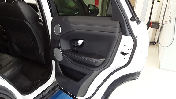 Land Rover Range Rover Evoque 24 of 30