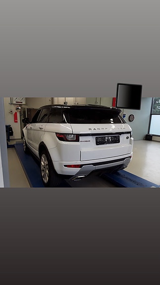 Land Rover Range Rover Evoque 12 of 30