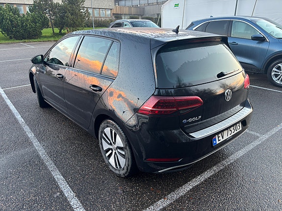 Volkswagen e-Golf VII 3 of 11