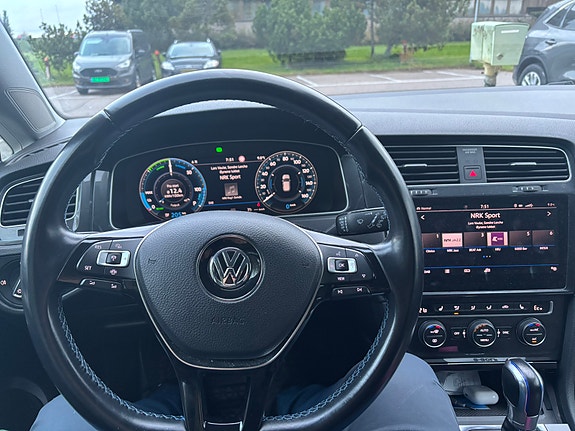 Volkswagen e-Golf VII 11 of 11