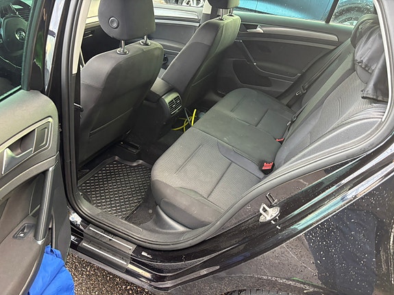 Volkswagen e-Golf VII 10 of 11