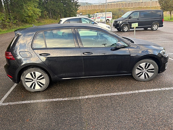 Volkswagen e-Golf VII 6 of 11