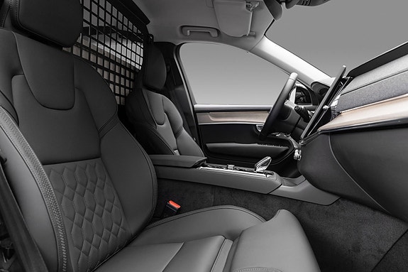 Volvo XC90 13 of 23