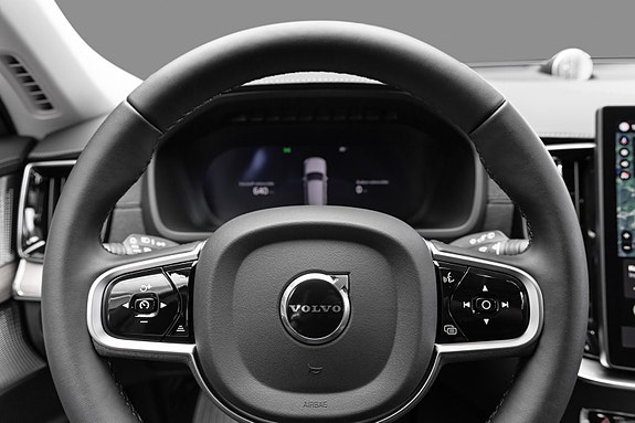 Volvo XC90 14 of 23
