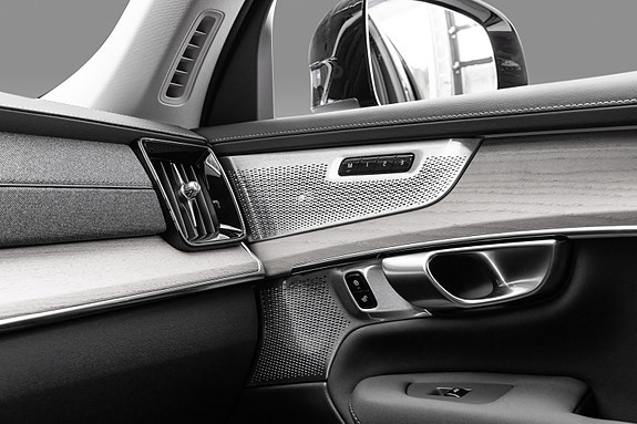 Volvo XC90 20 of 23