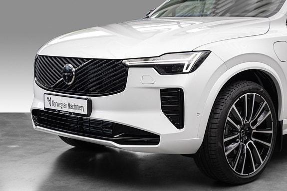 Volvo XC90 3 of 5