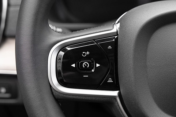 Volvo XC90 15 of 23