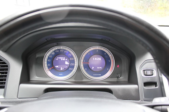 Volvo XC60 23 of 29