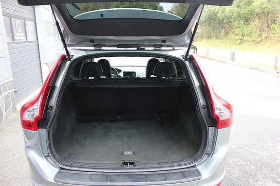 Volvo XC60 13 of 29