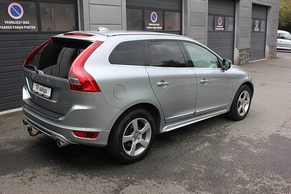 Volvo XC60 10 of 29