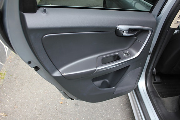 Volvo XC60 20 of 29