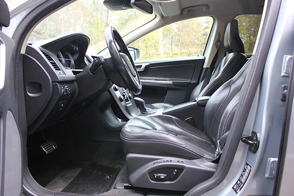 Volvo XC60 16 of 29